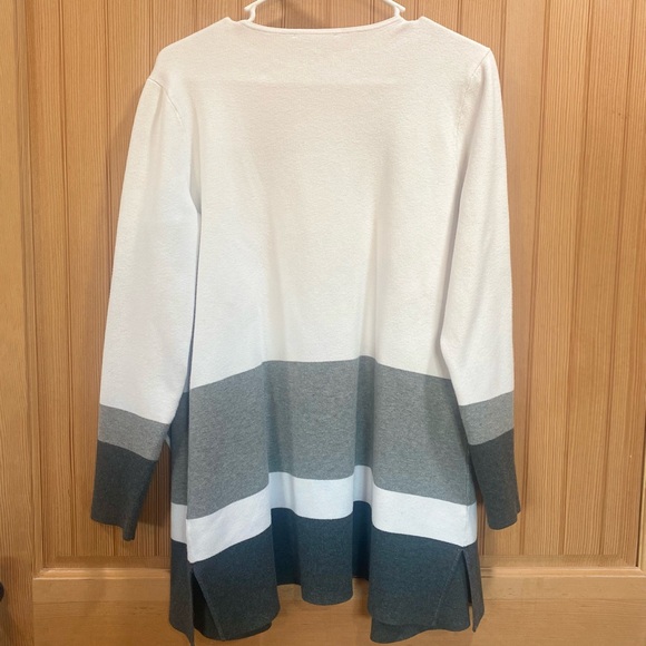 White House Black Market Cream Top - Picture 4 of 6